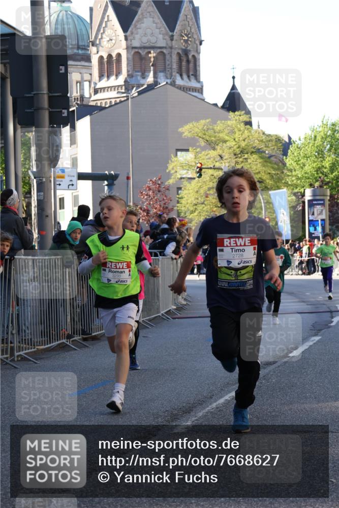 25.04.2025 - Das Zehntel Yannick Fuchs http://msf.ph/oto/7668627 26.04.2025 08:50:13 Ziel 1283, 2098, 2103, 2208, 2349, 2492, 2517, 2655, 2728, 2874, 3233, 3485, 3527, 3528 meine-sportfotos.de