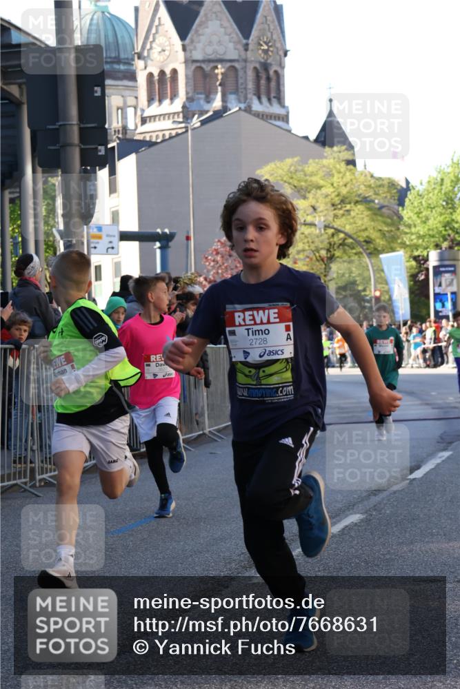 25.04.2025 - Das Zehntel Yannick Fuchs http://msf.ph/oto/7668631 26.04.2025 08:50:13 Ziel 1283, 2098, 2103, 2208, 2349, 2492, 2517, 2655, 2728, 2874, 3233, 3485, 3527, 3528 meine-sportfotos.de