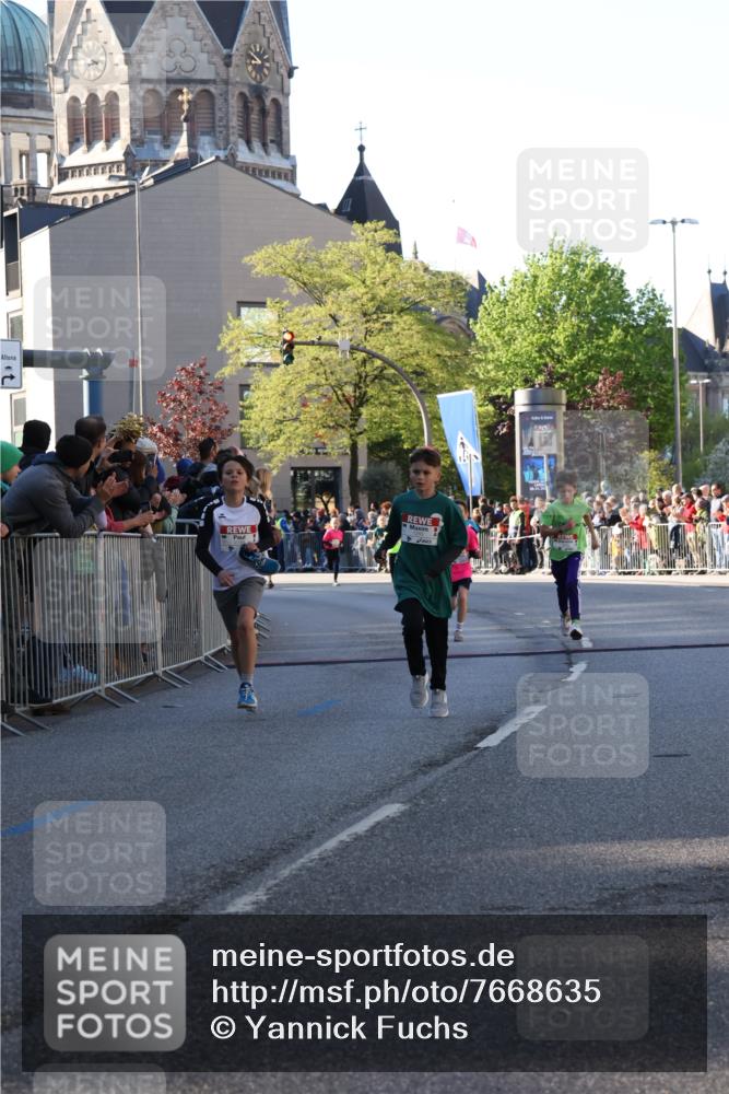 25.04.2025 - Das Zehntel Yannick Fuchs http://msf.ph/oto/7668635 26.04.2025 08:50:14 Ziel 1283, 2098, 2103, 2208, 2349, 2492, 2517, 2728, 2800, 2849, 2855, 2874, 3233, 3445, 3485, 3527, 3528, 3872 meine-sportfotos.de