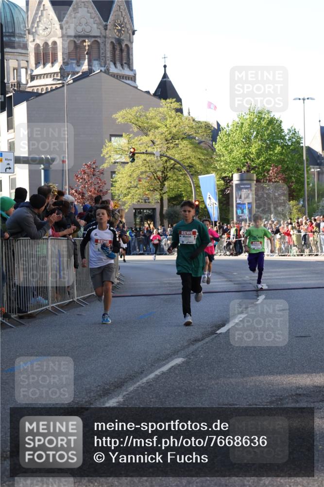 25.04.2025 - Das Zehntel Yannick Fuchs http://msf.ph/oto/7668636 26.04.2025 08:50:14 Ziel 1283, 2098, 2103, 2208, 2349, 2492, 2517, 2728, 2800, 2849, 2855, 2874, 3233, 3445, 3485, 3527, 3528, 3872 meine-sportfotos.de