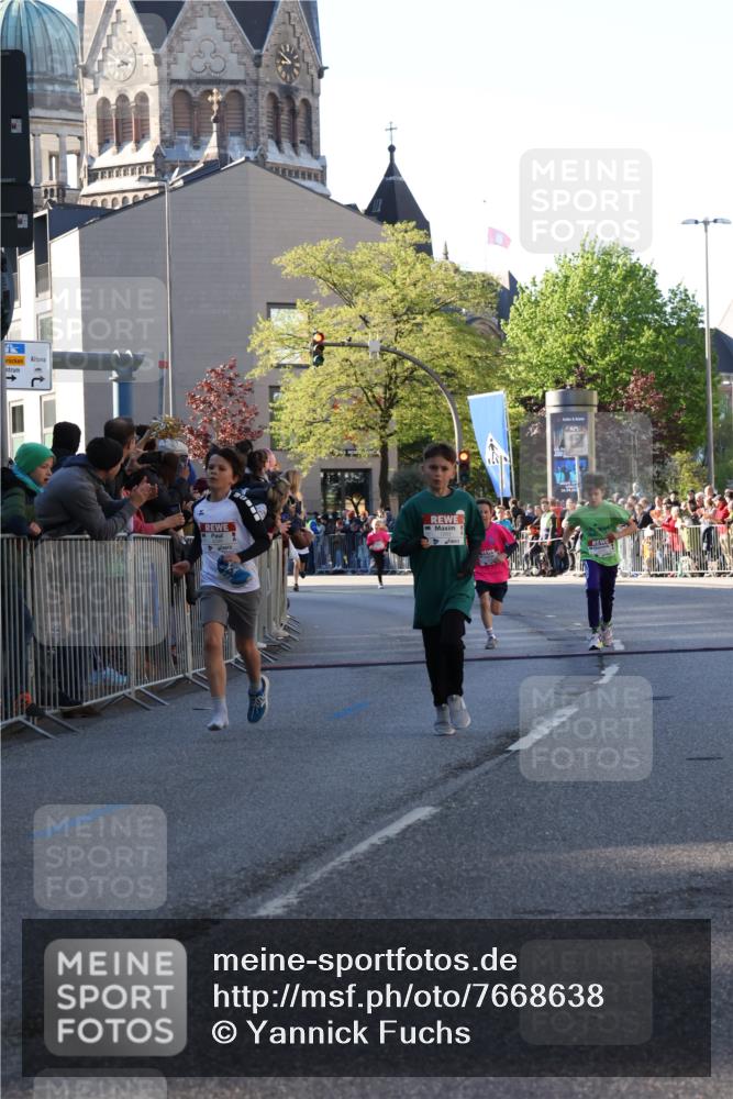25.04.2025 - Das Zehntel Yannick Fuchs http://msf.ph/oto/7668638 26.04.2025 08:50:14 Ziel 1283, 2098, 2103, 2208, 2349, 2492, 2517, 2728, 2800, 2849, 2855, 2874, 3233, 3445, 3485, 3527, 3528, 3872 meine-sportfotos.de