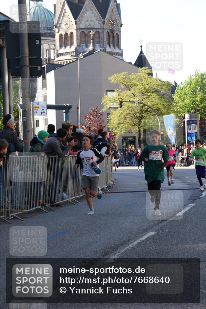 25.04.2025 - Das Zehntel Yannick Fuchs http://msf.ph/oto/7668640 26.04.2025 08:50:14 Ziel 1283, 2098, 2103, 2208, 2349, 2492, 2517, 2728, 2800, 2849, 2855, 2874, 3233, 3445, 3485, 3527, 3528, 3872 meine-sportfotos.de