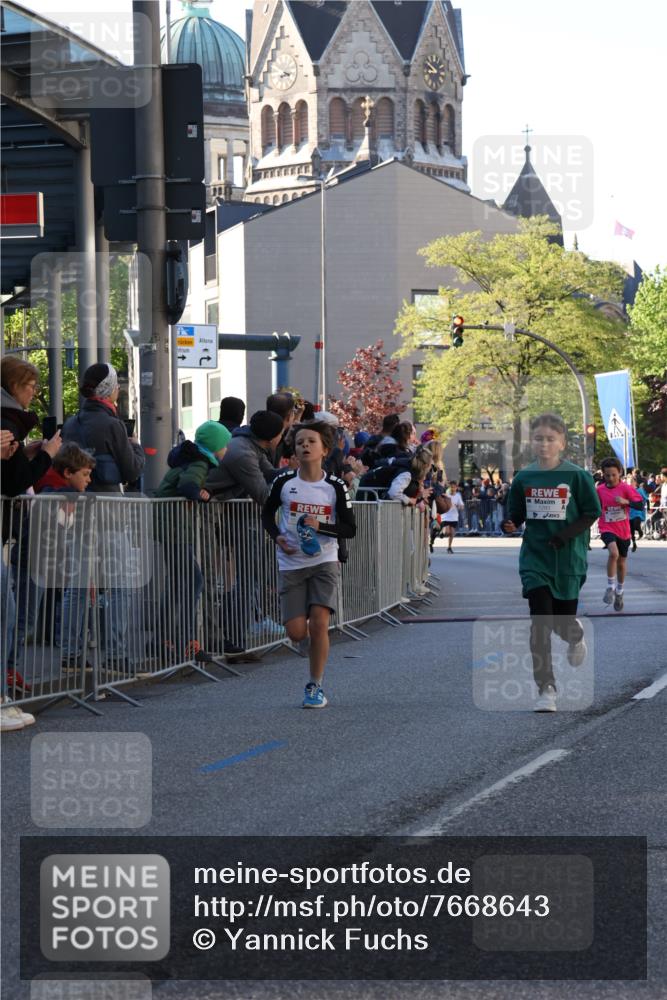 25.04.2025 - Das Zehntel Yannick Fuchs http://msf.ph/oto/7668643 26.04.2025 08:50:15 Ziel 1283, 2098, 2103, 2208, 2349, 2397, 2492, 2517, 2728, 2800, 2849, 2855, 2874, 3233, 3445, 3485, 3527, 3528, 3774, 3812, 3872 meine-sportfotos.de