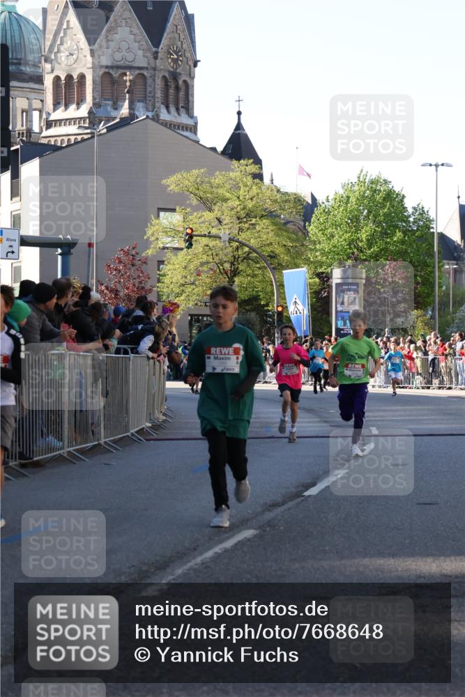 25.04.2025 - Das Zehntel Yannick Fuchs http://msf.ph/oto/7668648 26.04.2025 08:50:15 Ziel 1283, 2098, 2103, 2208, 2349, 2397, 2492, 2517, 2728, 2800, 2849, 2855, 2874, 3233, 3445, 3485, 3527, 3528, 3774, 3812, 3872 meine-sportfotos.de