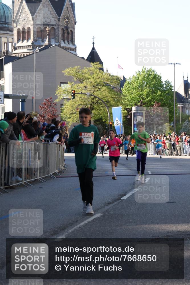 25.04.2025 - Das Zehntel Yannick Fuchs http://msf.ph/oto/7668650 26.04.2025 08:50:16 Ziel 1283, 2098, 2103, 2208, 2349, 2397, 2492, 2517, 2728, 2800, 2849, 2855, 2874, 3233, 3445, 3485, 3527, 3528, 3774, 3812, 3872 meine-sportfotos.de