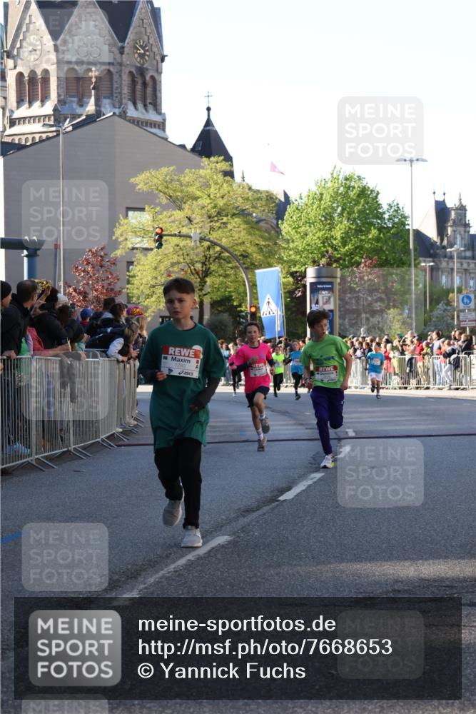 25.04.2025 - Das Zehntel Yannick Fuchs http://msf.ph/oto/7668653 26.04.2025 08:50:16 Ziel 1283, 2098, 2103, 2208, 2349, 2397, 2492, 2517, 2728, 2800, 2849, 2855, 2874, 3233, 3445, 3485, 3527, 3528, 3774, 3812, 3872 meine-sportfotos.de