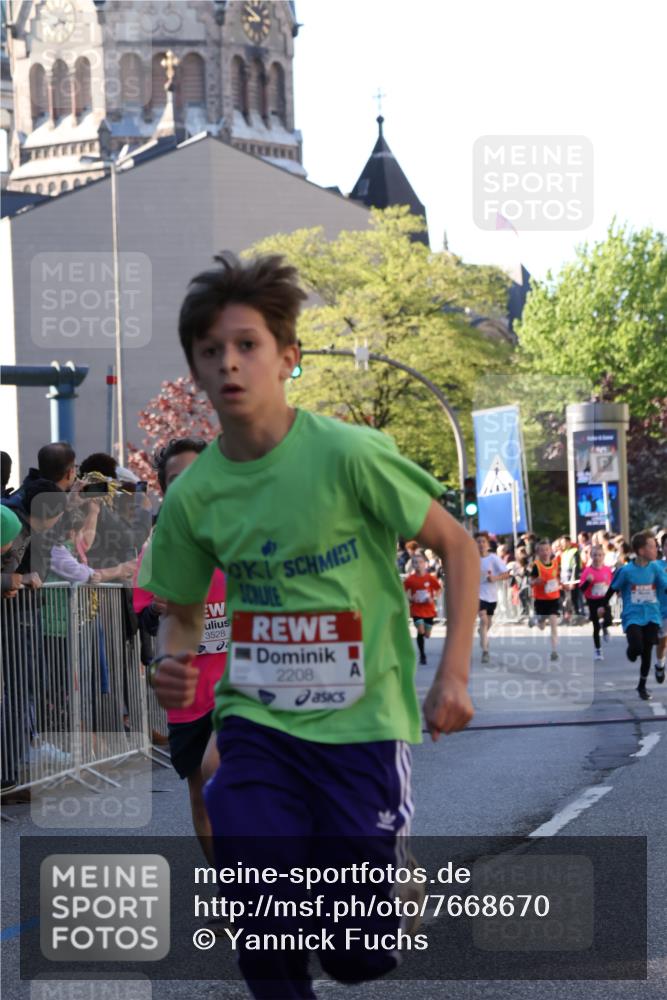 25.04.2025 - Das Zehntel Yannick Fuchs http://msf.ph/oto/7668670 26.04.2025 08:50:18 Ziel 1283, 2098, 2103, 2208, 2349, 2397, 2492, 2517, 2728, 2800, 2849, 2855, 2874, 3233, 3445, 3527, 3528, 3774, 3812, 3849, 3872 meine-sportfotos.de