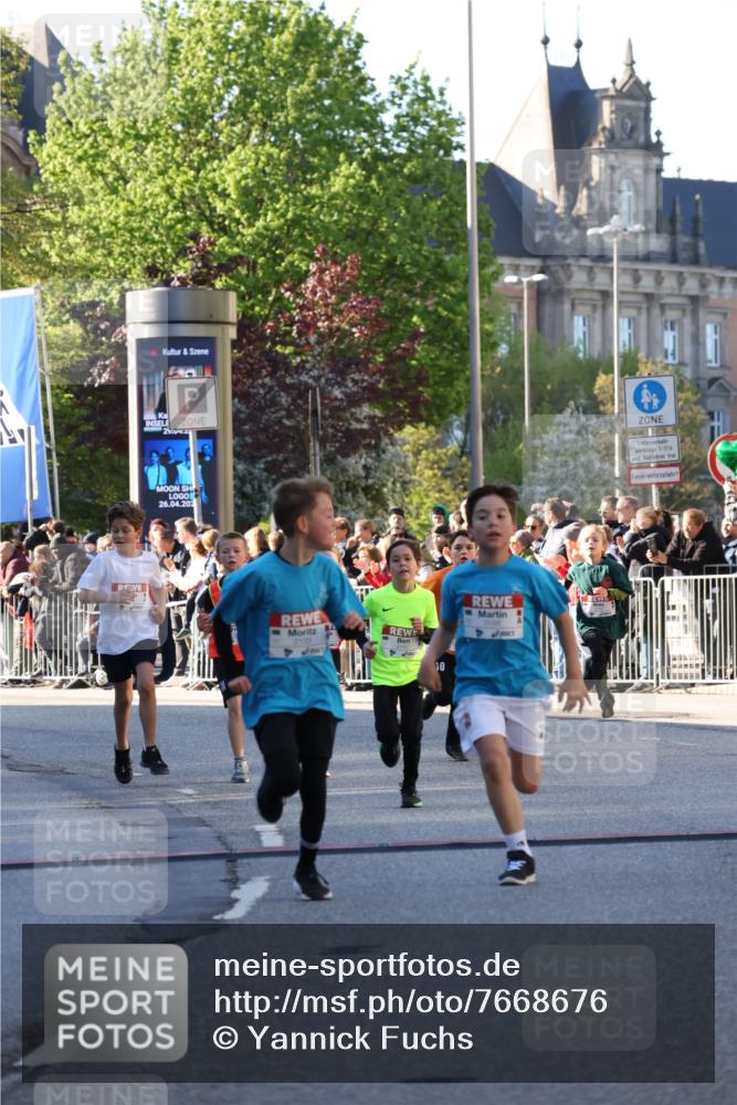 25.04.2025 - Das Zehntel Yannick Fuchs http://msf.ph/oto/7668676 26.04.2025 08:50:20 Ziel 1283, 1458, 1884, 2098, 2103, 2208, 2349, 2397, 2492, 2517, 2800, 2849, 2855, 3445, 3520, 3528, 3774, 3812, 3849, 3872 meine-sportfotos.de