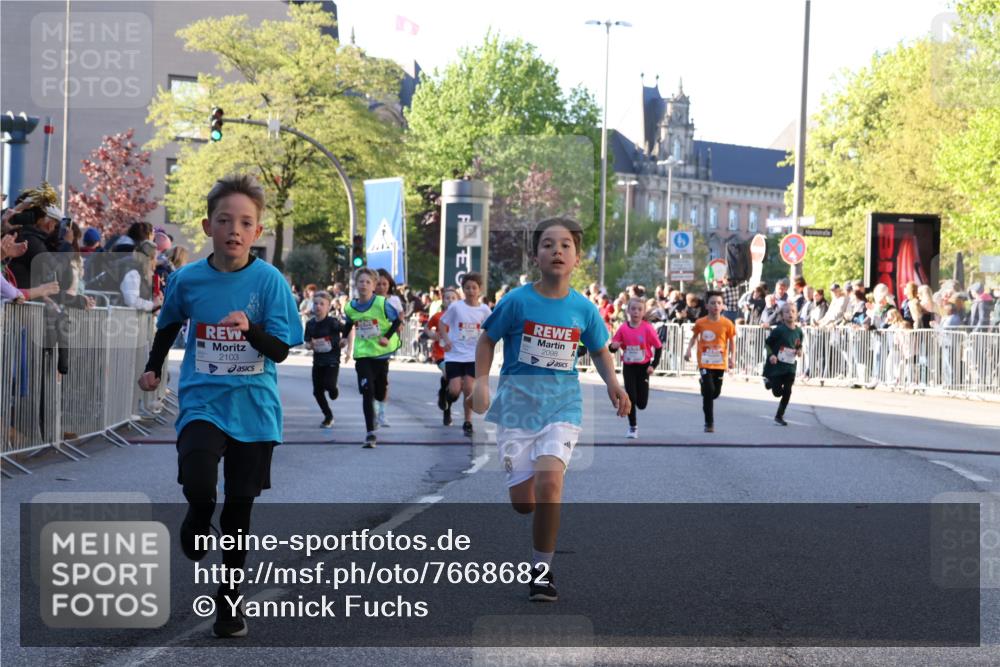 25.04.2025 - Das Zehntel Yannick Fuchs http://msf.ph/oto/7668682 26.04.2025 08:50:22 Ziel 1458, 1884, 2098, 2103, 2156, 2166, 2208, 2397, 2492, 2517, 2800, 2849, 2855, 3210, 3445, 3520, 3528, 3774, 3812, 3849, 3872 meine-sportfotos.de