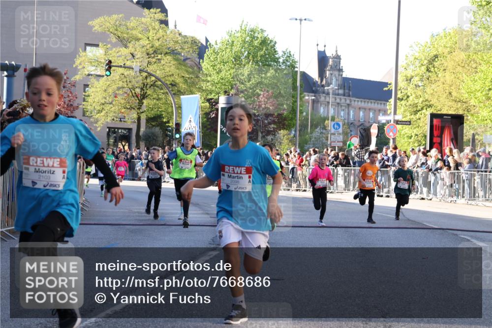 25.04.2025 - Das Zehntel Yannick Fuchs http://msf.ph/oto/7668686 26.04.2025 08:50:22 Ziel 1458, 1884, 2098, 2103, 2156, 2166, 2208, 2397, 2492, 2517, 2800, 2849, 2855, 3210, 3445, 3520, 3528, 3774, 3812, 3849, 3872 meine-sportfotos.de