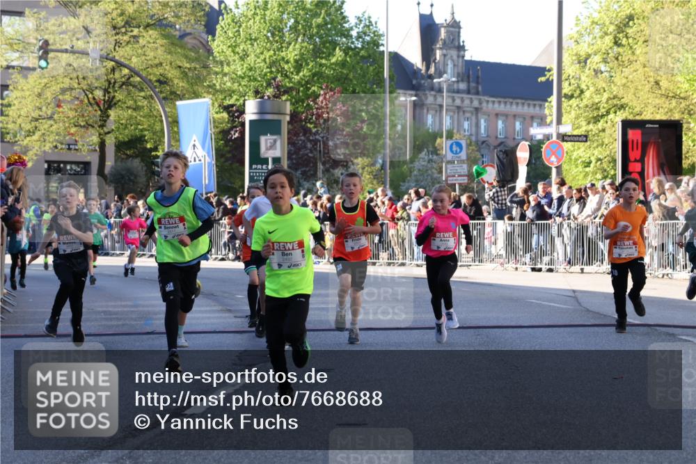 25.04.2025 - Das Zehntel Yannick Fuchs http://msf.ph/oto/7668688 26.04.2025 08:50:23 Ziel 1458, 1884, 2098, 2103, 2156, 2166, 2208, 2397, 2492, 2517, 2800, 2849, 2855, 3210, 3445, 3520, 3528, 3774, 3812, 3849, 3872 meine-sportfotos.de