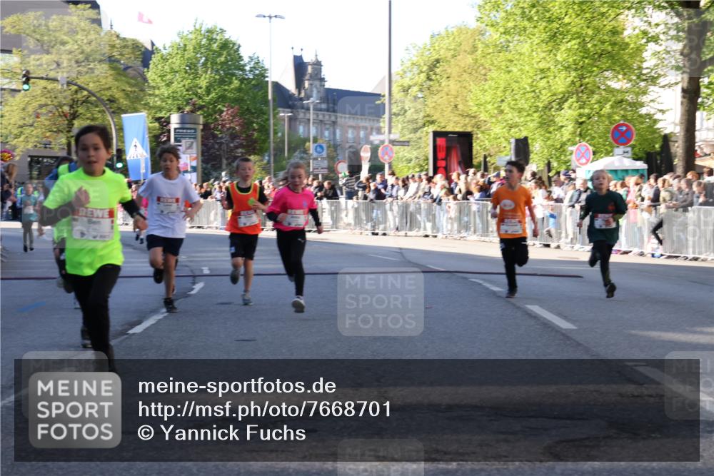 25.04.2025 - Das Zehntel Yannick Fuchs http://msf.ph/oto/7668701 26.04.2025 08:50:25 Ziel 1458, 1884, 2098, 2103, 2156, 2166, 2397, 2492, 2517, 2800, 2849, 2855, 2903, 2920, 3210, 3445, 3520, 3774, 3812, 3849, 3872 meine-sportfotos.de