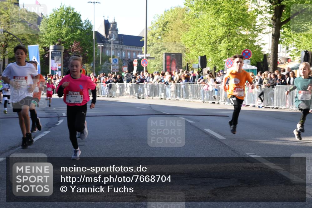 25.04.2025 - Das Zehntel Yannick Fuchs http://msf.ph/oto/7668704 26.04.2025 08:50:26 Ziel 1458, 1884, 2098, 2103, 2156, 2166, 2397, 2492, 2517, 2800, 2849, 2852, 2855, 2903, 2920, 3210, 3214, 3445, 3520, 3774, 3812, 3849, 3872 meine-sportfotos.de