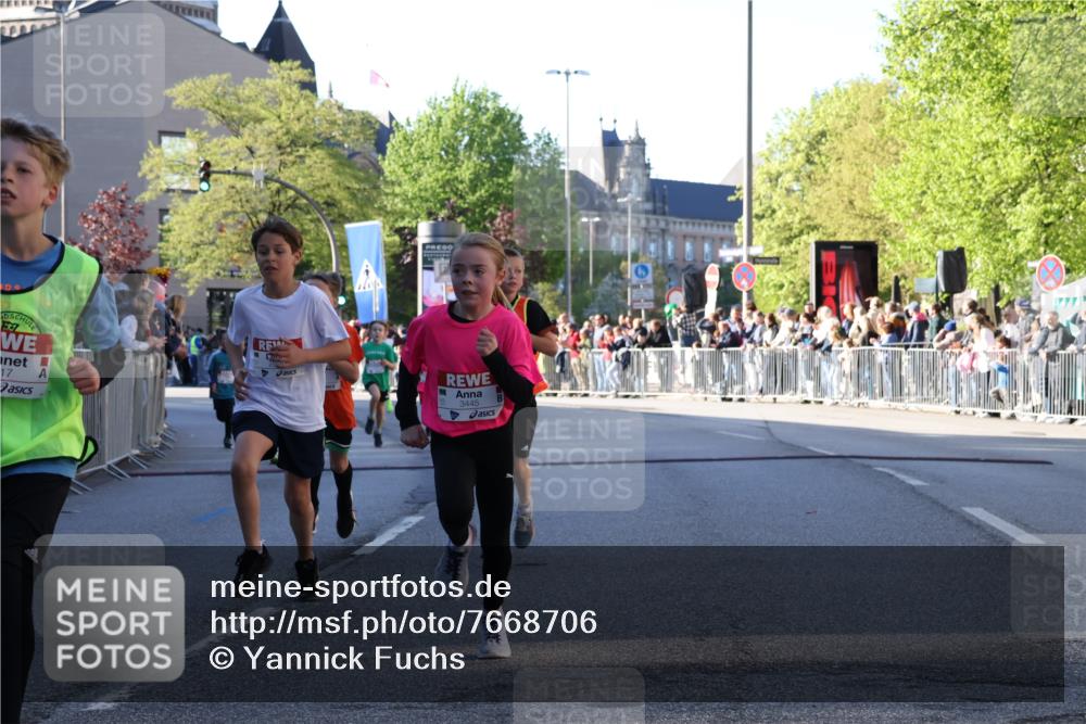 25.04.2025 - Das Zehntel Yannick Fuchs http://msf.ph/oto/7668706 26.04.2025 08:50:26 Ziel 1458, 1884, 2098, 2103, 2156, 2166, 2397, 2492, 2517, 2800, 2849, 2852, 2855, 2903, 2920, 3210, 3214, 3445, 3520, 3774, 3812, 3849, 3872 meine-sportfotos.de