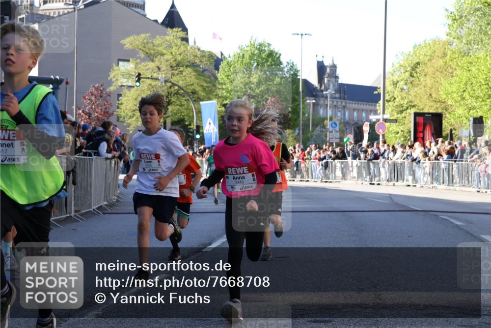 25.04.2025 - Das Zehntel Yannick Fuchs http://msf.ph/oto/7668708 26.04.2025 08:50:26 Ziel 1458, 1884, 2098, 2103, 2156, 2166, 2397, 2492, 2517, 2800, 2849, 2852, 2855, 2903, 2920, 3210, 3214, 3445, 3520, 3774, 3812, 3849, 3872 meine-sportfotos.de