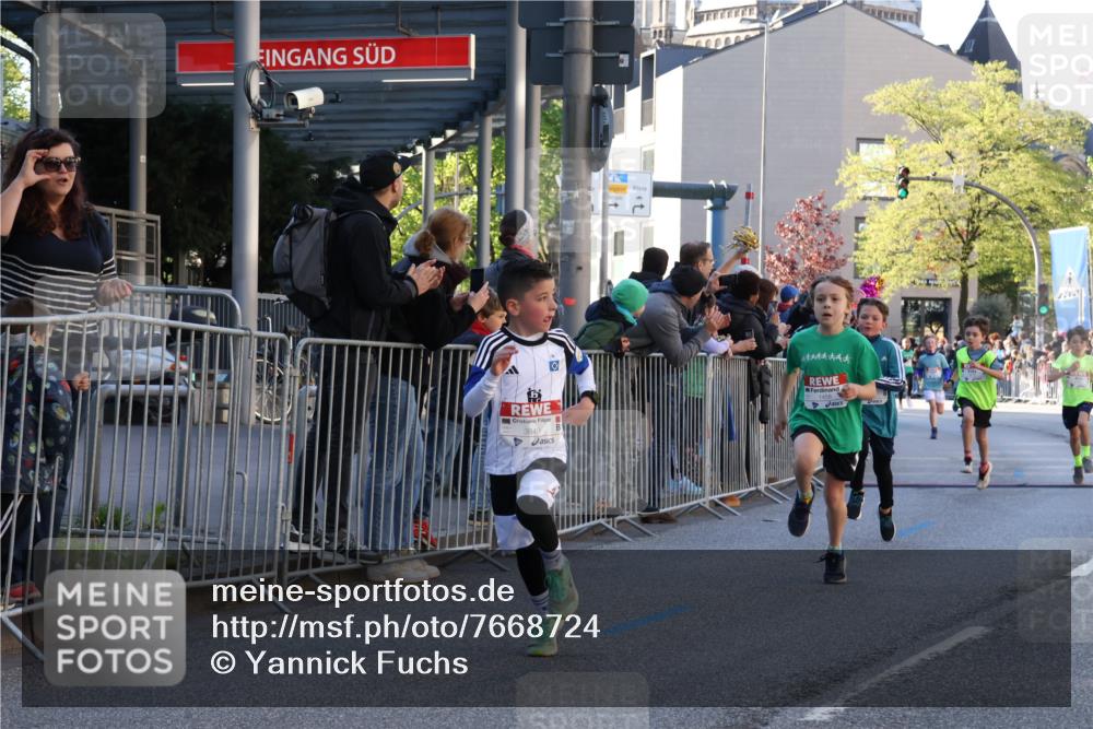 25.04.2025 - Das Zehntel Yannick Fuchs http://msf.ph/oto/7668724 26.04.2025 08:50:30 Ziel 1458, 1473, 1476, 1884, 2156, 2166, 2397, 2492, 2517, 2800, 2849, 2852, 2855, 2903, 2920, 2935, 3210, 3214, 3445, 3520, 3774, 3812, 3849, 3872 meine-sportfotos.de