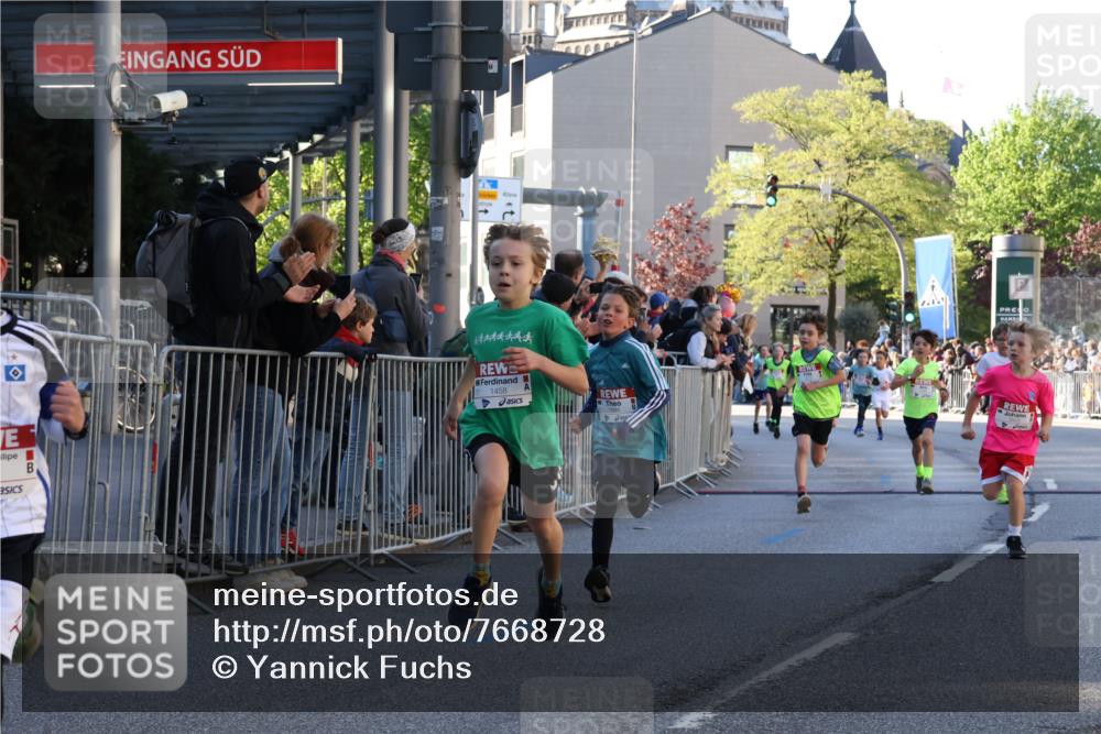 25.04.2025 - Das Zehntel Yannick Fuchs http://msf.ph/oto/7668728 26.04.2025 08:50:30 Ziel 1458, 1473, 1476, 1884, 2156, 2166, 2397, 2492, 2517, 2800, 2849, 2852, 2855, 2903, 2920, 2935, 3210, 3214, 3445, 3520, 3774, 3812, 3849, 3872 meine-sportfotos.de