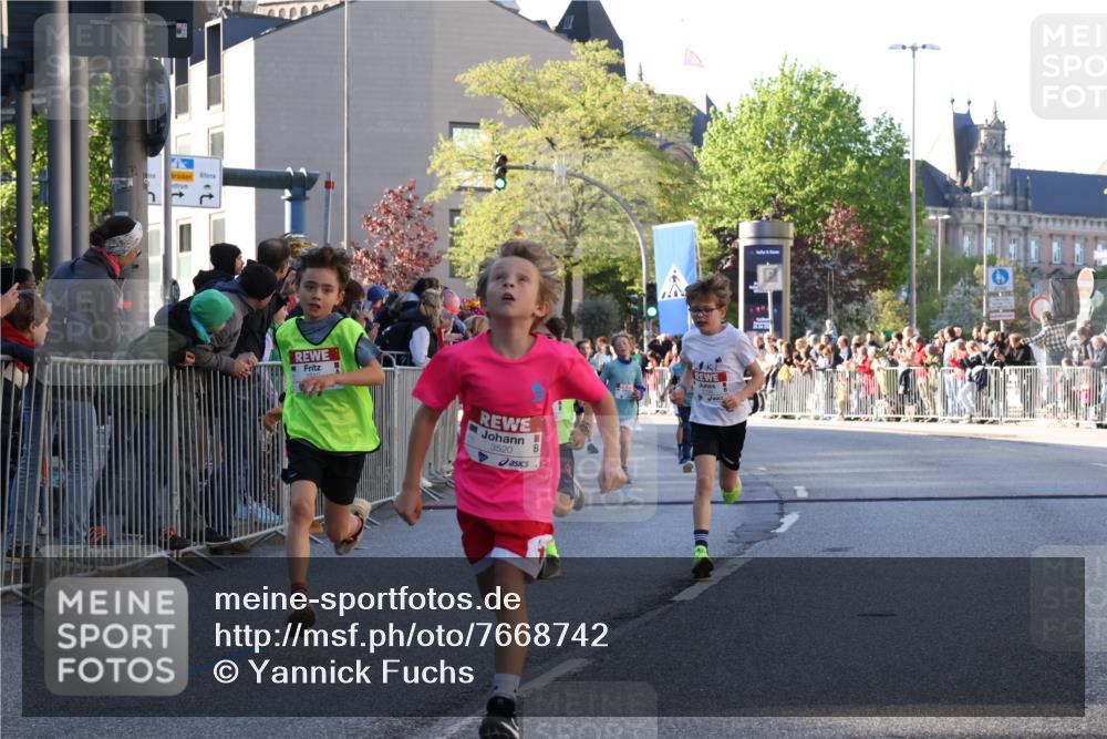 25.04.2025 - Das Zehntel Yannick Fuchs http://msf.ph/oto/7668742 26.04.2025 08:50:32 Ziel 1458, 1473, 1476, 1884, 2156, 2166, 2397, 2643, 2711, 2852, 2903, 2920, 2935, 3210, 3214, 3520, 3774, 3812, 3849 meine-sportfotos.de