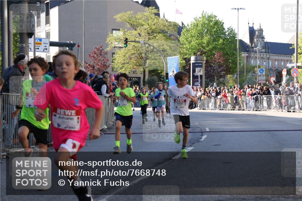 25.04.2025 - Das Zehntel Yannick Fuchs http://msf.ph/oto/7668748 26.04.2025 08:50:33 Ziel 1458, 1473, 1476, 1884, 2156, 2166, 2392, 2643, 2711, 2852, 2903, 2920, 2935, 3210, 3214, 3520, 3849 meine-sportfotos.de
