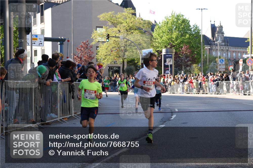 25.04.2025 - Das Zehntel Yannick Fuchs http://msf.ph/oto/7668755 26.04.2025 08:50:33 Ziel 1458, 1473, 1476, 1884, 2156, 2166, 2392, 2643, 2711, 2852, 2903, 2920, 2935, 3210, 3214, 3520, 3849 meine-sportfotos.de