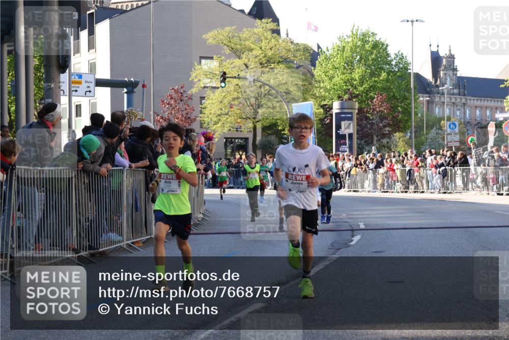 25.04.2025 - Das Zehntel Yannick Fuchs http://msf.ph/oto/7668757 26.04.2025 08:50:33 Ziel 1458, 1473, 1476, 1884, 2156, 2166, 2392, 2643, 2711, 2852, 2903, 2920, 2935, 3210, 3214, 3520, 3849 meine-sportfotos.de