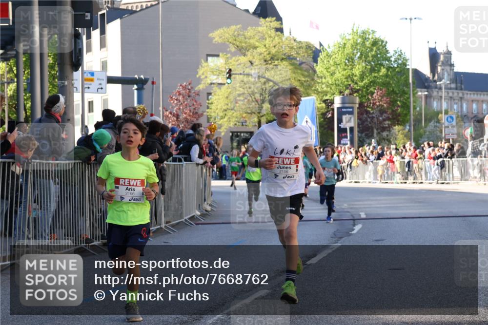 25.04.2025 - Das Zehntel Yannick Fuchs http://msf.ph/oto/7668762 26.04.2025 08:50:34 Ziel 1458, 1473, 1476, 1884, 2156, 2166, 2392, 2643, 2711, 2852, 2903, 2920, 2935, 3210, 3214, 3520, 3849 meine-sportfotos.de