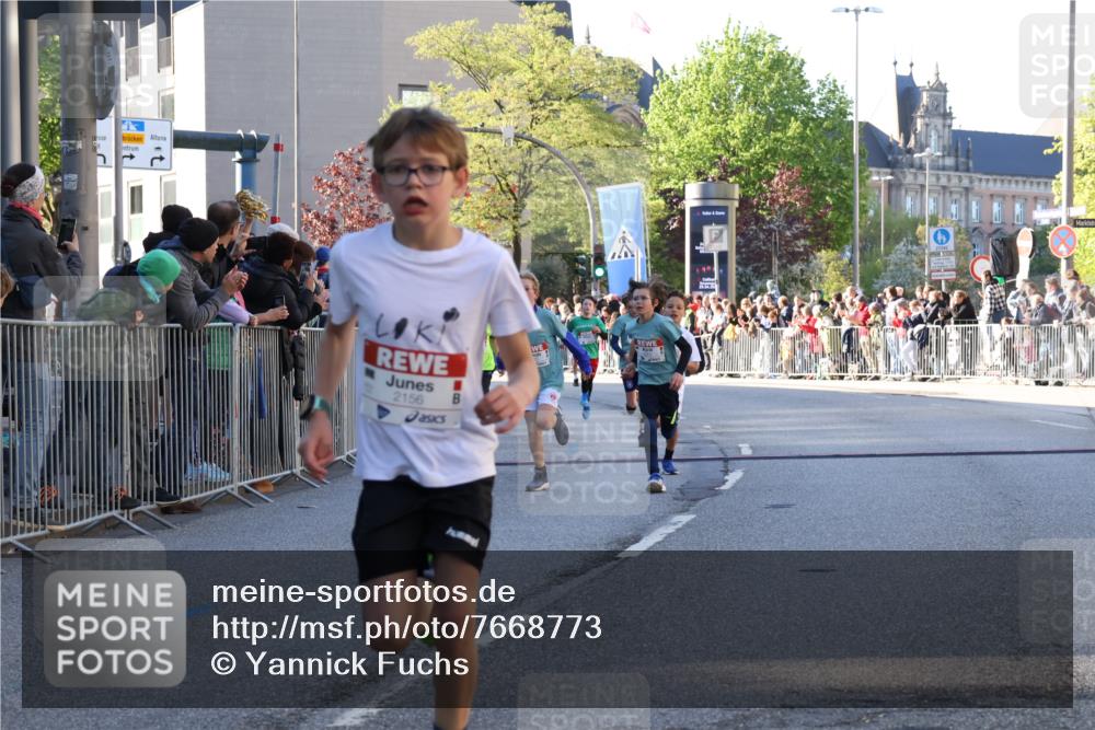 25.04.2025 - Das Zehntel Yannick Fuchs http://msf.ph/oto/7668773 26.04.2025 08:50:35 Ziel 1458, 1473, 1476, 1884, 2156, 2166, 2392, 2643, 2711, 2852, 2903, 2920, 2935, 3210, 3214, 3520, 3849 meine-sportfotos.de