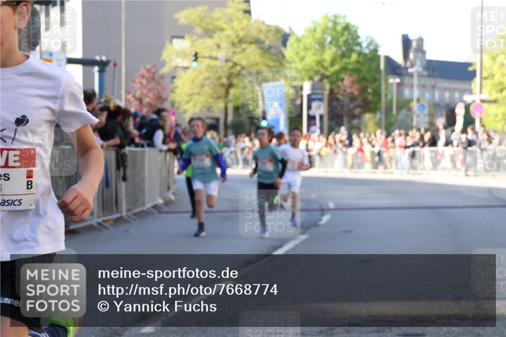 25.04.2025 - Das Zehntel Yannick Fuchs http://msf.ph/oto/7668774 26.04.2025 08:50:35 Ziel 1458, 1473, 1476, 1884, 2156, 2166, 2392, 2643, 2711, 2852, 2903, 2920, 2935, 3210, 3214, 3520, 3849 meine-sportfotos.de