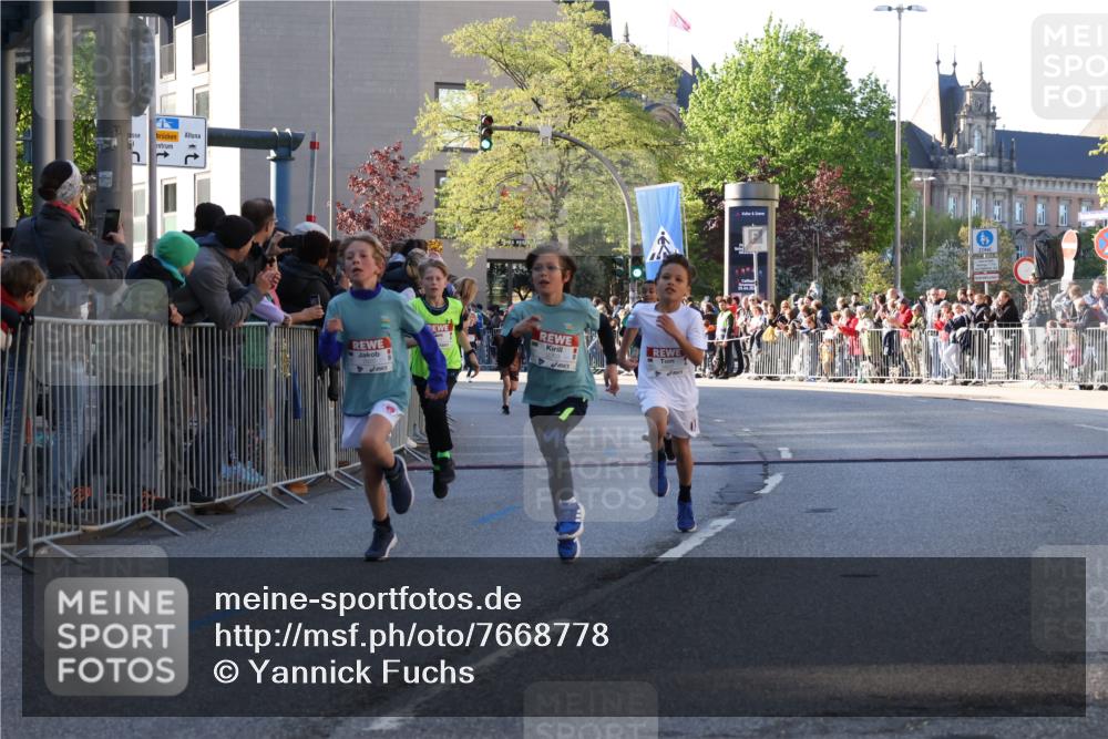 25.04.2025 - Das Zehntel Yannick Fuchs http://msf.ph/oto/7668778 26.04.2025 08:50:36 Ziel 1458, 1473, 1476, 1884, 2156, 2166, 2392, 2643, 2711, 2731, 2852, 2903, 2920, 2935, 3210, 3214, 3520 meine-sportfotos.de