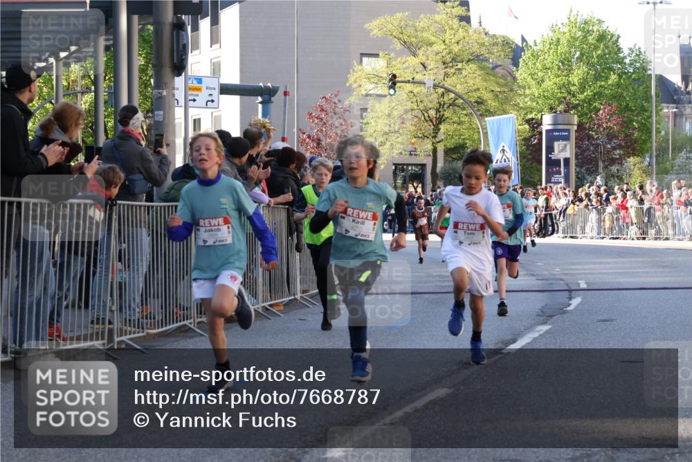 25.04.2025 - Das Zehntel Yannick Fuchs http://msf.ph/oto/7668787 26.04.2025 08:50:37 Ziel 1114, 1473, 1476, 2156, 2166, 2392, 2643, 2711, 2731, 2852, 2903, 2920, 2935, 3210, 3214, 3520 meine-sportfotos.de