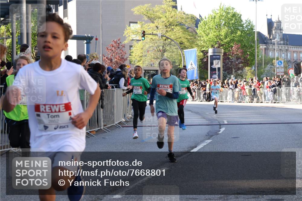 25.04.2025 - Das Zehntel Yannick Fuchs http://msf.ph/oto/7668801 26.04.2025 08:50:38 Ziel 1114, 1473, 1476, 2156, 2166, 2392, 2643, 2711, 2731, 2852, 2903, 2920, 2935, 3210, 3214 meine-sportfotos.de