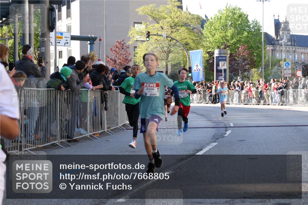 25.04.2025 - Das Zehntel Yannick Fuchs http://msf.ph/oto/7668805 26.04.2025 08:50:38 Ziel 1114, 1473, 1476, 2156, 2166, 2392, 2643, 2711, 2731, 2852, 2903, 2920, 2935, 3210, 3214 meine-sportfotos.de