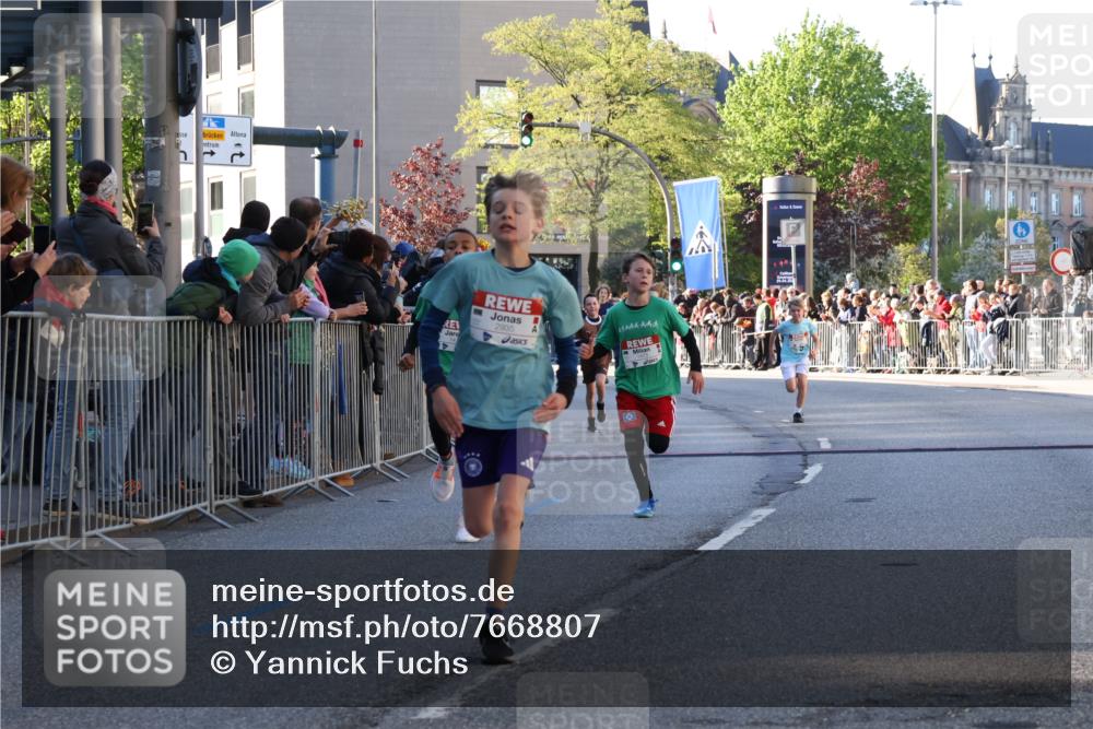 25.04.2025 - Das Zehntel Yannick Fuchs http://msf.ph/oto/7668807 26.04.2025 08:50:39 Ziel 1114, 1473, 1476, 2156, 2392, 2643, 2711, 2731, 2852, 2903, 2920, 2935, 3214 meine-sportfotos.de
