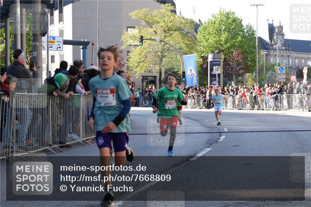 25.04.2025 - Das Zehntel Yannick Fuchs http://msf.ph/oto/7668809 26.04.2025 08:50:39 Ziel 1114, 1473, 1476, 2156, 2392, 2643, 2711, 2731, 2852, 2903, 2920, 2935, 3214 meine-sportfotos.de