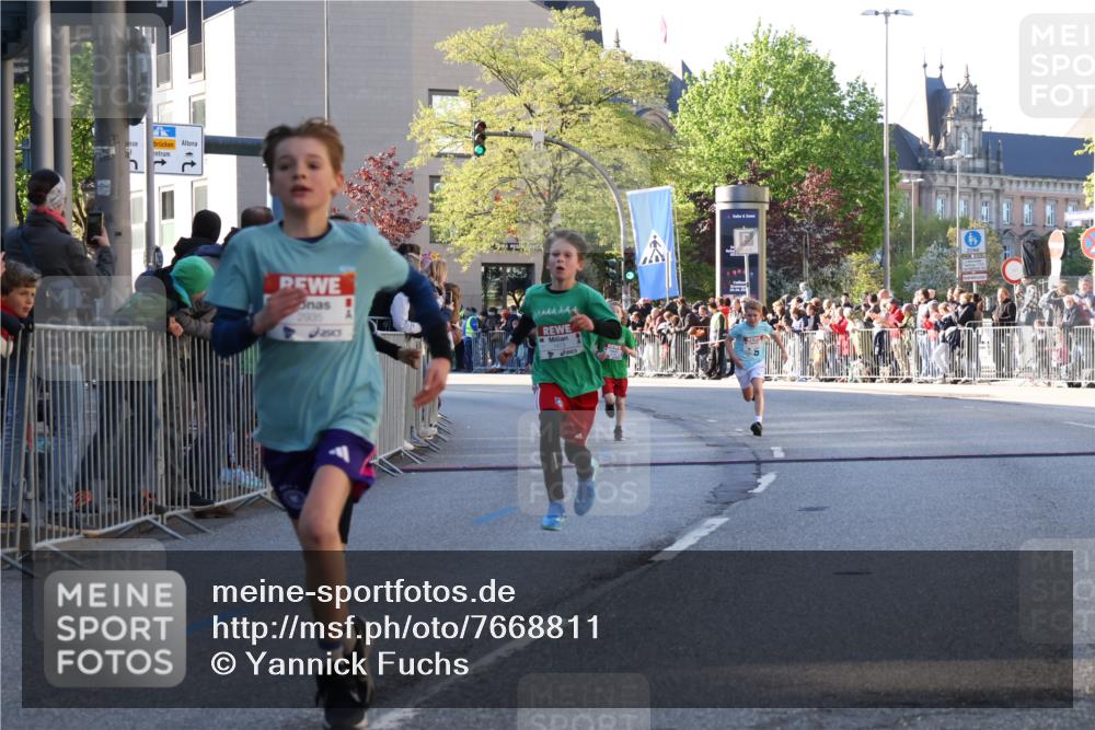 25.04.2025 - Das Zehntel Yannick Fuchs http://msf.ph/oto/7668811 26.04.2025 08:50:39 Ziel 1114, 1473, 1476, 2156, 2392, 2643, 2711, 2731, 2852, 2903, 2920, 2935, 3214 meine-sportfotos.de