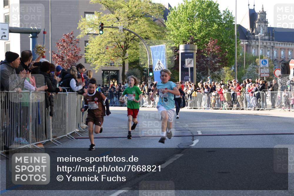 25.04.2025 - Das Zehntel Yannick Fuchs http://msf.ph/oto/7668821 26.04.2025 08:50:41 Ziel 1114, 1473, 1476, 2392, 2643, 2711, 2731, 2840, 2852, 2903, 2920, 2935, 3214 meine-sportfotos.de