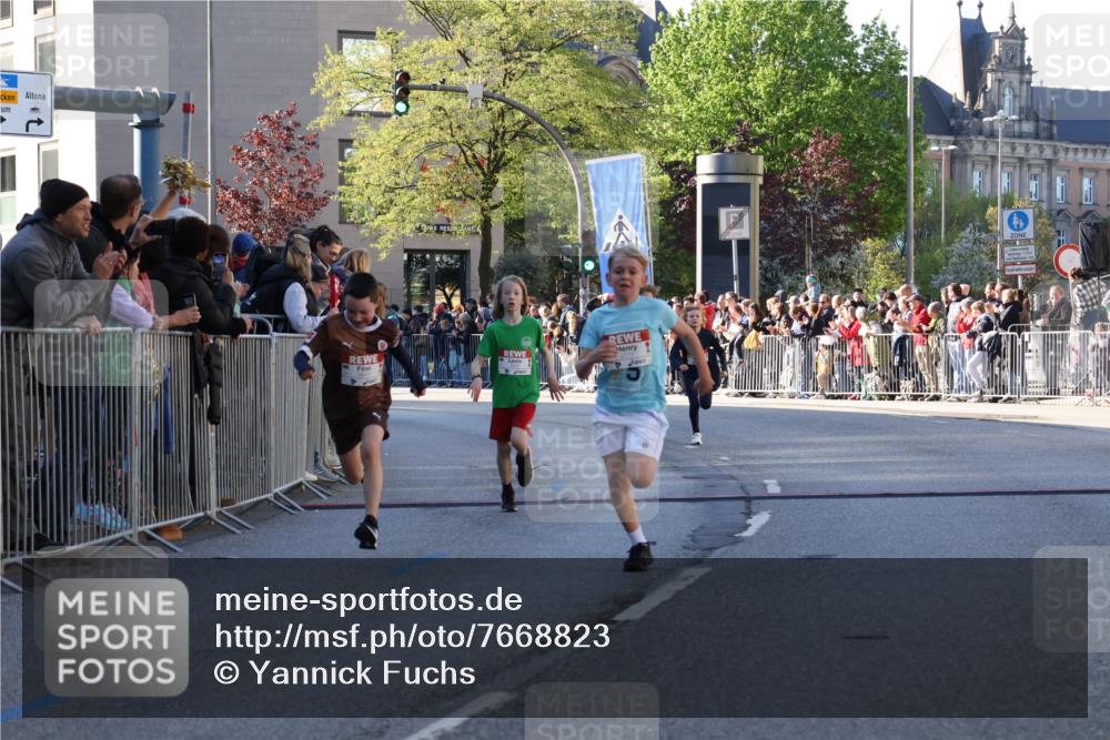 25.04.2025 - Das Zehntel Yannick Fuchs http://msf.ph/oto/7668823 26.04.2025 08:50:41 Ziel 1114, 1473, 1476, 2392, 2643, 2711, 2731, 2840, 2852, 2903, 2920, 2935, 3214 meine-sportfotos.de