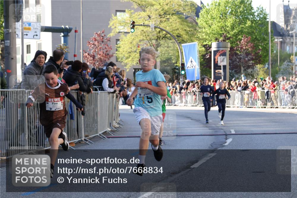 25.04.2025 - Das Zehntel Yannick Fuchs http://msf.ph/oto/7668834 26.04.2025 08:50:42 Ziel 1114, 1473, 1476, 2392, 2643, 2711, 2731, 2734, 2840, 2852, 2903, 2920, 2935, 3214, 3782 meine-sportfotos.de