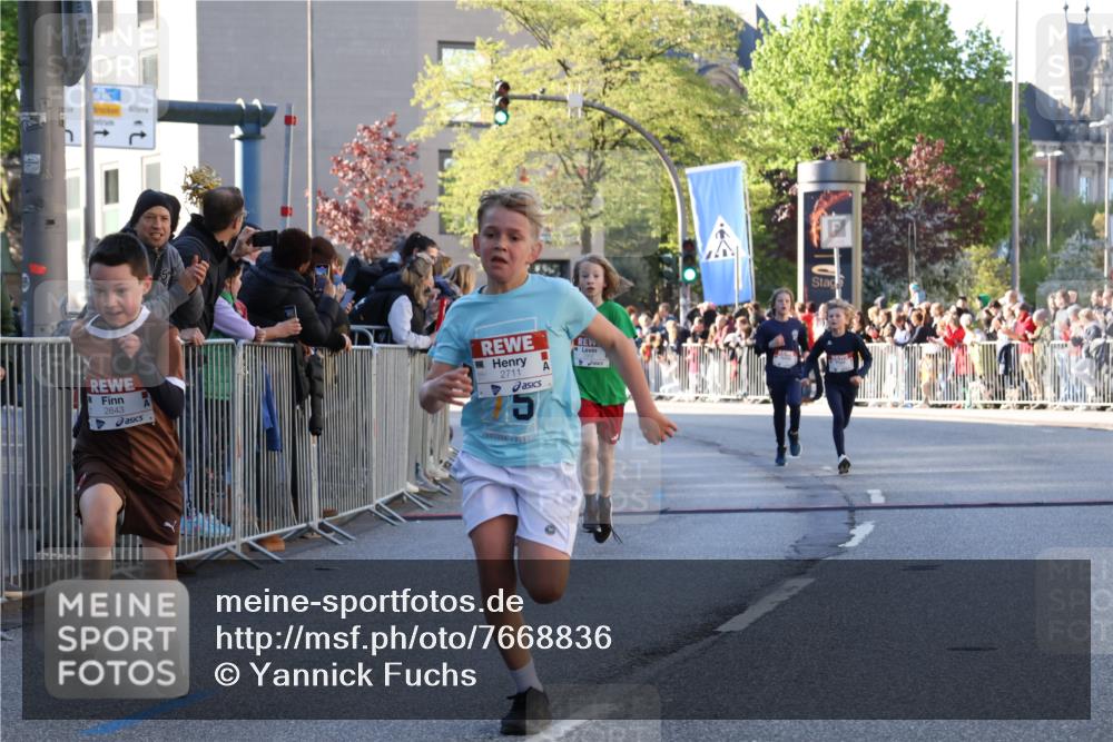 25.04.2025 - Das Zehntel Yannick Fuchs http://msf.ph/oto/7668836 26.04.2025 08:50:43 Ziel 1114, 1473, 1476, 2392, 2643, 2711, 2731, 2734, 2840, 2852, 2935, 3214, 3782, 3865 meine-sportfotos.de