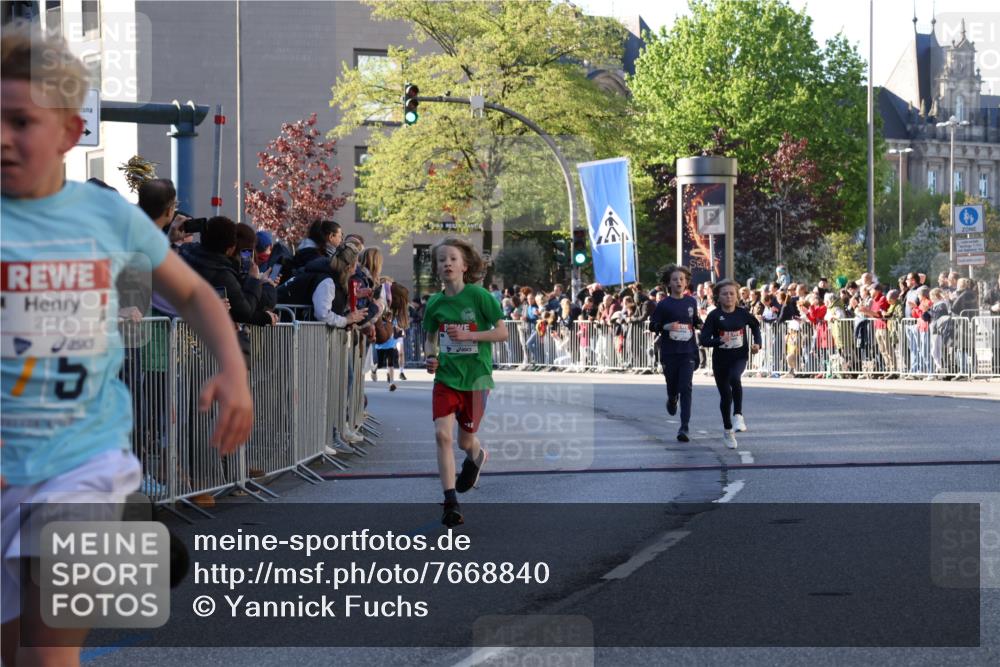 25.04.2025 - Das Zehntel Yannick Fuchs http://msf.ph/oto/7668840 26.04.2025 08:50:43 Ziel 1114, 1473, 1476, 2392, 2643, 2711, 2731, 2734, 2840, 2852, 2935, 3214, 3782, 3865 meine-sportfotos.de