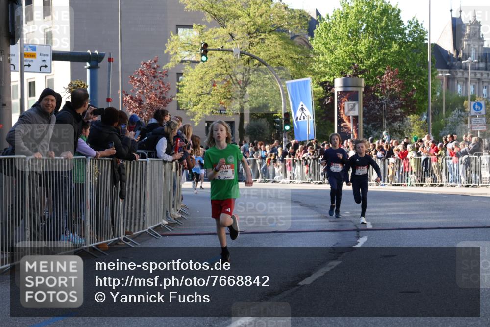 25.04.2025 - Das Zehntel Yannick Fuchs http://msf.ph/oto/7668842 26.04.2025 08:50:44 Ziel 1114, 1473, 1476, 2321, 2325, 2392, 2643, 2711, 2731, 2734, 2840, 2935, 3782, 3865 meine-sportfotos.de