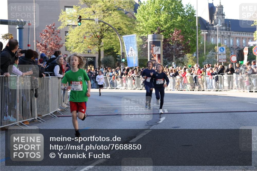 25.04.2025 - Das Zehntel Yannick Fuchs http://msf.ph/oto/7668850 26.04.2025 08:50:44 Ziel 1114, 1473, 1476, 2321, 2325, 2392, 2643, 2711, 2731, 2734, 2840, 2935, 3782, 3865 meine-sportfotos.de