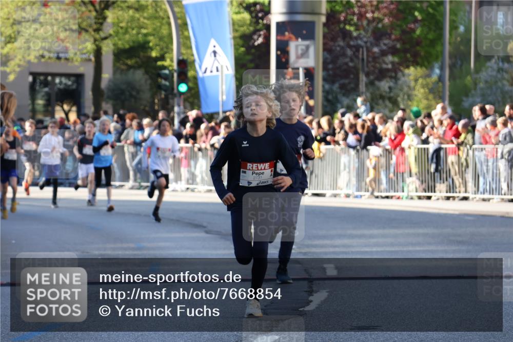 25.04.2025 - Das Zehntel Yannick Fuchs http://msf.ph/oto/7668854 26.04.2025 08:50:45 Ziel 1087, 1114, 1473, 1476, 1484, 2321, 2325, 2392, 2643, 2711, 2731, 2734, 2840, 3782, 3865 meine-sportfotos.de