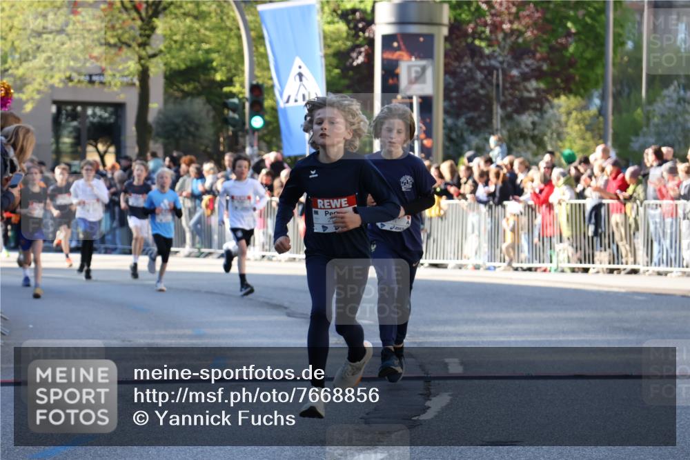 25.04.2025 - Das Zehntel Yannick Fuchs http://msf.ph/oto/7668856 26.04.2025 08:50:45 Ziel 1087, 1114, 1473, 1476, 1484, 2321, 2325, 2392, 2643, 2711, 2731, 2734, 2840, 3782, 3865 meine-sportfotos.de