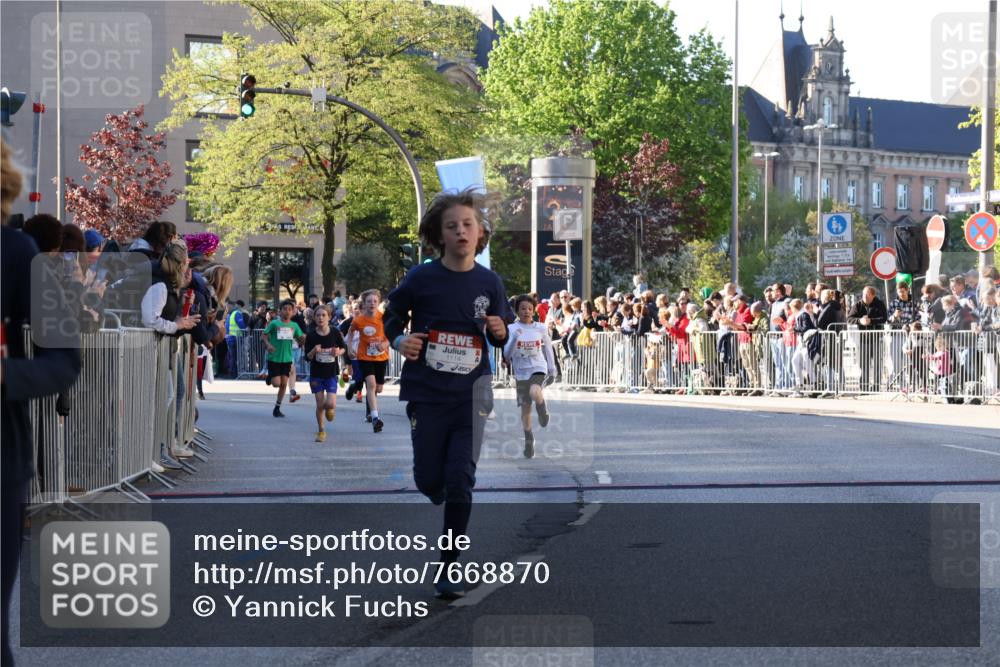 25.04.2025 - Das Zehntel Yannick Fuchs http://msf.ph/oto/7668870 26.04.2025 08:50:48 Ziel 1080, 1087, 1114, 1484, 1748, 1781, 1787, 2321, 2325, 2392, 2643, 2711, 2731, 2734, 2778, 2795, 2832, 2840, 3782, 3865 meine-sportfotos.de