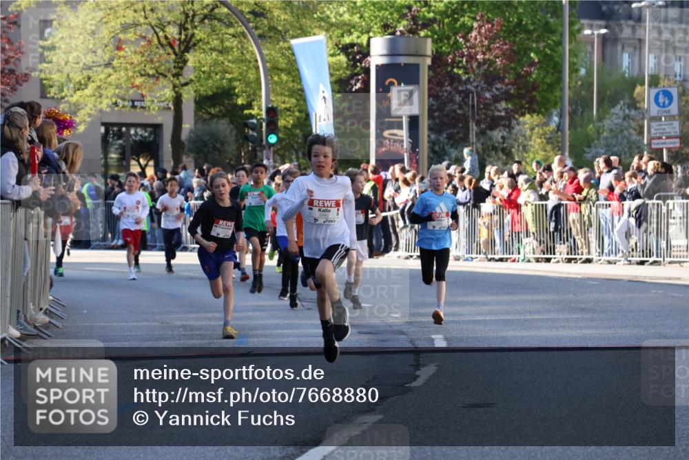 25.04.2025 - Das Zehntel Yannick Fuchs http://msf.ph/oto/7668880 26.04.2025 08:50:50 Ziel 1080, 1087, 1114, 1484, 1748, 1781, 1787, 2321, 2325, 2392, 2709, 2718, 2731, 2734, 2778, 2795, 2832, 2840, 3231, 3782, 3865 meine-sportfotos.de