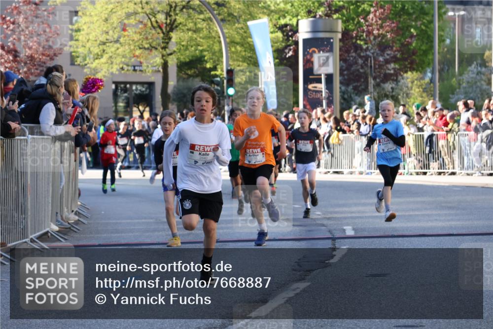 25.04.2025 - Das Zehntel Yannick Fuchs http://msf.ph/oto/7668887 26.04.2025 08:50:51 Ziel 1080, 1087, 1114, 1484, 1748, 1781, 1787, 2321, 2325, 2709, 2718, 2731, 2734, 2778, 2795, 2832, 2840, 3231, 3782, 3865 meine-sportfotos.de