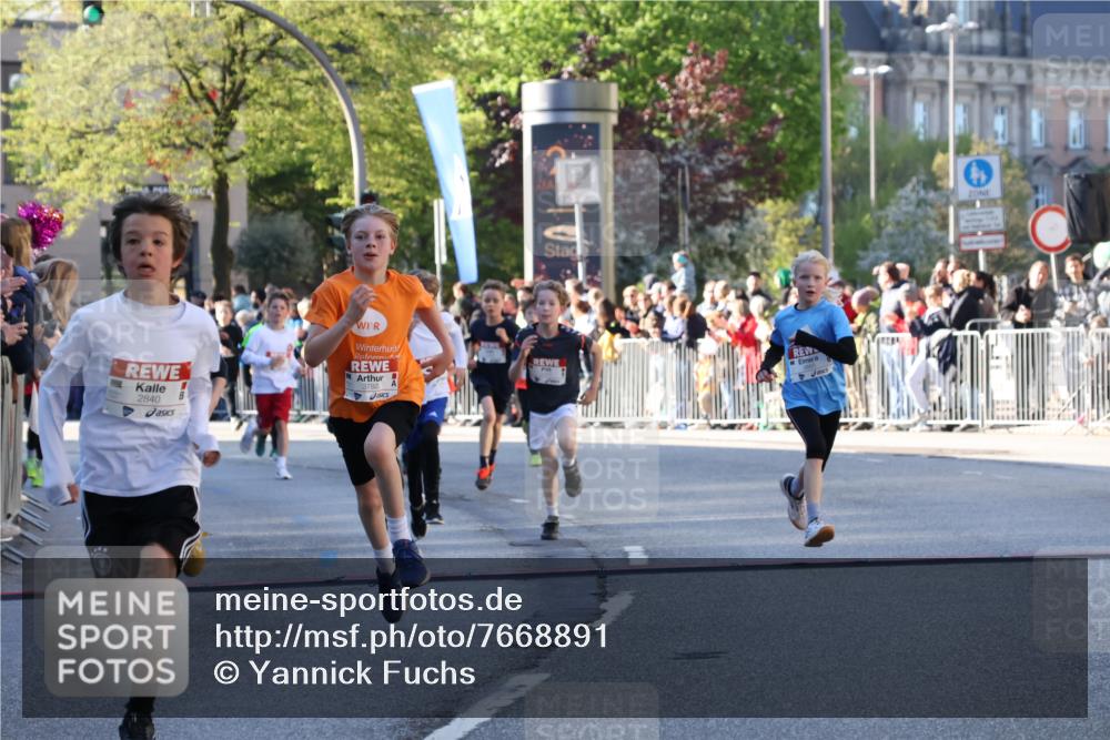 25.04.2025 - Das Zehntel Yannick Fuchs http://msf.ph/oto/7668891 26.04.2025 08:50:51 Ziel 1080, 1087, 1114, 1484, 1748, 1781, 1787, 2321, 2325, 2709, 2718, 2731, 2734, 2778, 2795, 2832, 2840, 3231, 3782, 3865 meine-sportfotos.de