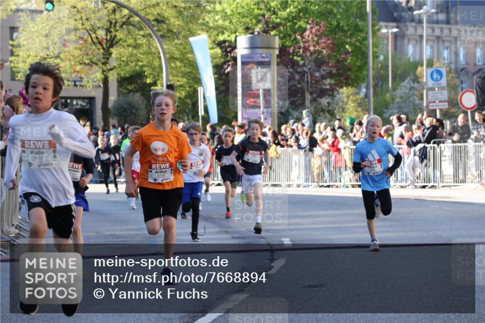 25.04.2025 - Das Zehntel Yannick Fuchs http://msf.ph/oto/7668894 26.04.2025 08:50:51 Ziel 1080, 1087, 1114, 1484, 1748, 1781, 1787, 2321, 2325, 2709, 2718, 2731, 2734, 2778, 2795, 2832, 2840, 3231, 3782, 3865 meine-sportfotos.de