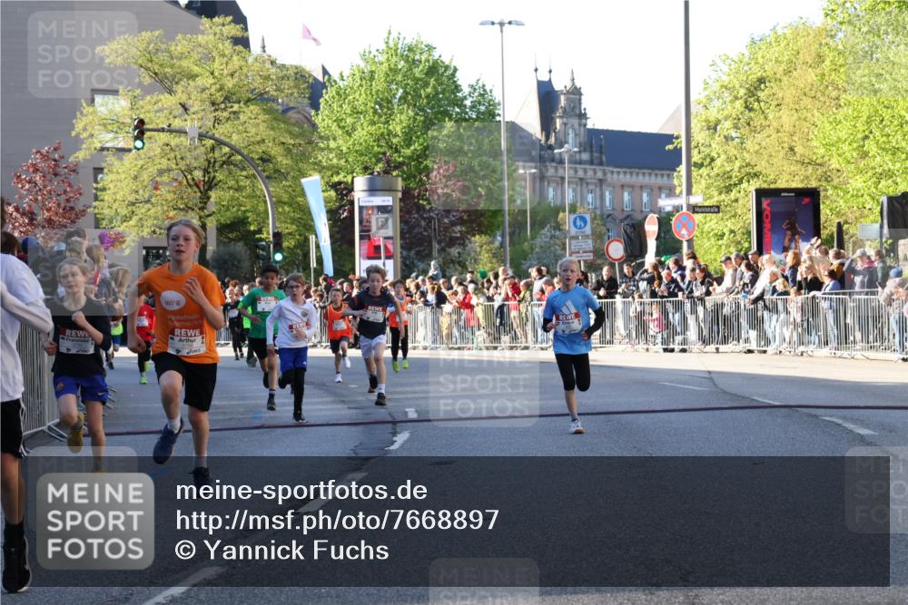 25.04.2025 - Das Zehntel Yannick Fuchs http://msf.ph/oto/7668897 26.04.2025 08:50:52 Ziel 1080, 1087, 1114, 1484, 1748, 1781, 1787, 1922, 2321, 2325, 2356, 2709, 2718, 2731, 2734, 2778, 2795, 2827, 2832, 2840, 3040, 3231, 3782, 3865 meine-sportfotos.de